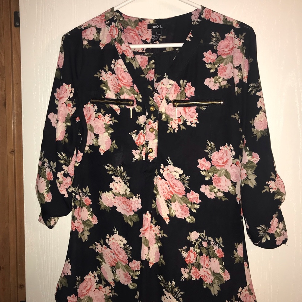 Rue 21 Flowered Blouse 🌸